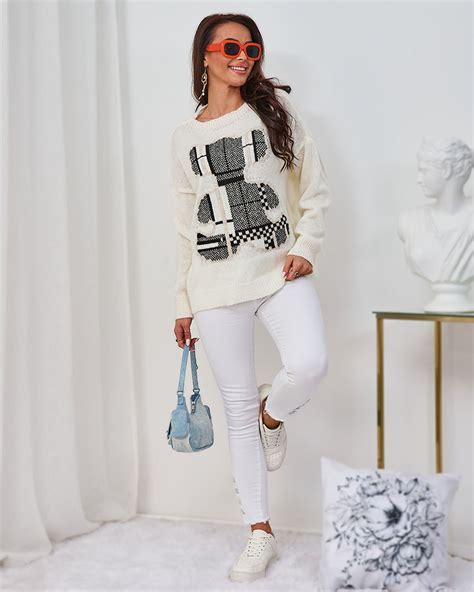 Royalfashion Kremowy Damski Sweter Z Misiem Kremowy Royalfashion Pl