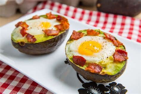 DIY Baked Egg Avocados : Baked Avocado Egg