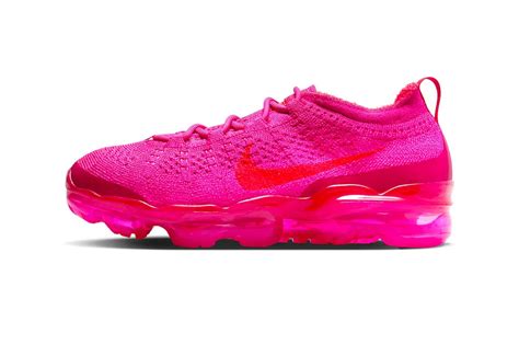 Nike Air VaporMax 2023 Flyknit arrives in "Pink Blast" - HIGHXTAR.