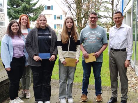 Preisübergabe an Gewinner vom Tag der offenen Tür Berufliche