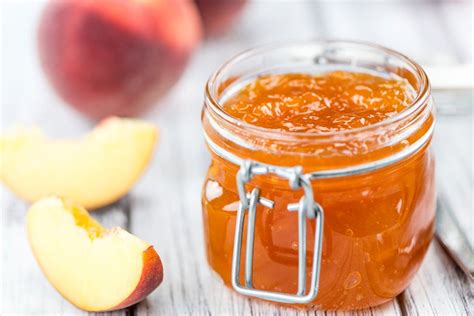 Heres What To Do With Overripe Peaches Instead Of Throwing Them Out