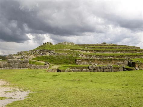 Sacsayhuaman Ruinas De Los Incas En Los Andes Peruanos En Cuzco Foto