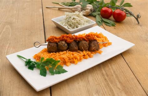 Cevapcici An Djuvec Reis Mit Ajvar Und Krautsalat K Chenkompass