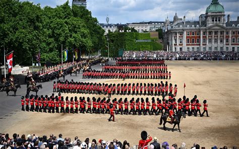 Jubileu De Platina Reino Unido Celebra Anos De Reinado De Elizabeth