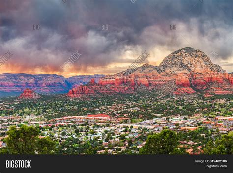 Sedona Arizona Usa Image And Photo Free Trial Bigstock