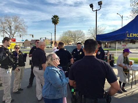 Lemoore Residents Chat With Police