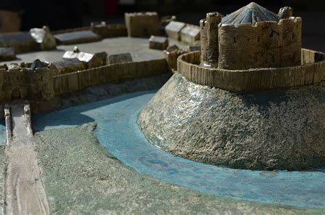 Motte and Bailey Castle Facts, Worksheets & History For Kids