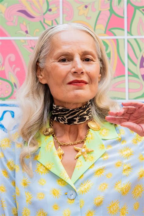 María Baras, experta capilar: "Si quieres lucir tus canas al natural