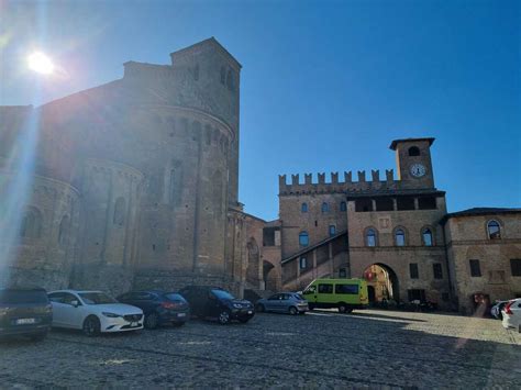 Borgo Di Castell Arquato Piacenza In Emilia Romagna E Borghi