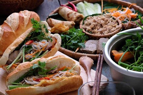 5 Amazing Street Food in Vietnam You Must Try! - 2024