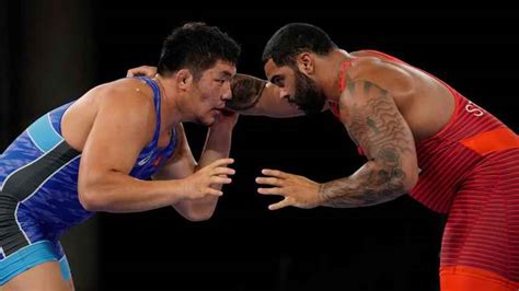 Minnesota's Gable Steveson advances to gold medal wrestling match ...