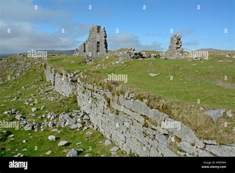 Ruinas de edificios de piedra de granito fotografías e imágenes de alta