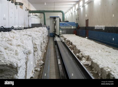 Machines inside cotton mill textile factory Multan Pakistan Stock Photo ...