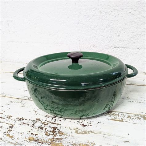 cocotte en fonte emaillee nomar modele  latelier imparfait