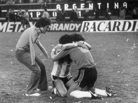 El Abrazo Del Alma Mundial De Futbol Jorge Barraza Fútbol