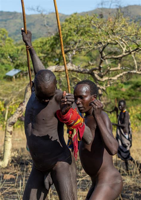 Suri Tribe Warriors Fighting During A Donga Stick Ritual Flickr