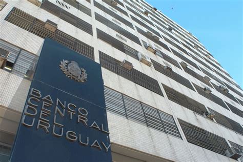 Banco Central De Uruguay Recorta Tasa De Interés Primero En América Latina América Economista