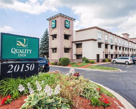 Quality Inn in Brookfield, WI - (262) 785-0...