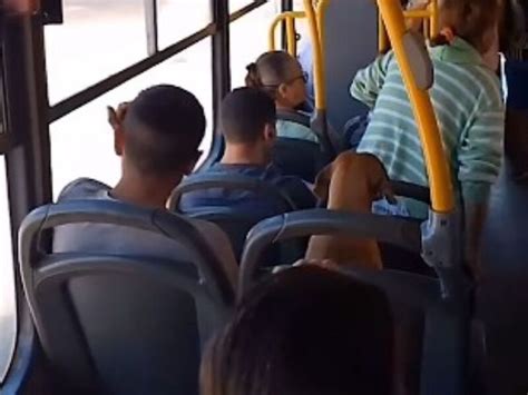 JD1TV Caramelo é flagrado pegando ônibus na Capital e viraliza JD1