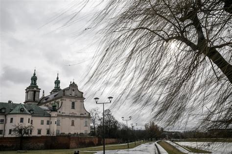 Uwaga Bardzo Silny Wiatr I Burze W Ma Opolsce Imgw Wydaje Ostrze Enia