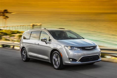 Chrysler Pacifica rated Best Family Car in Atlanta | Chrysler Capital