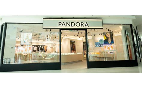 Pandora Opens Upsized Concept Store In Glasgow