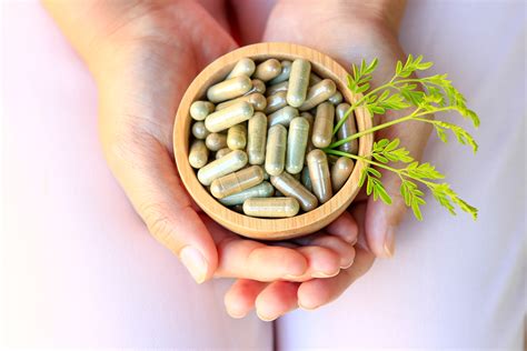 These 4 herbal supplements can help prevent migraines