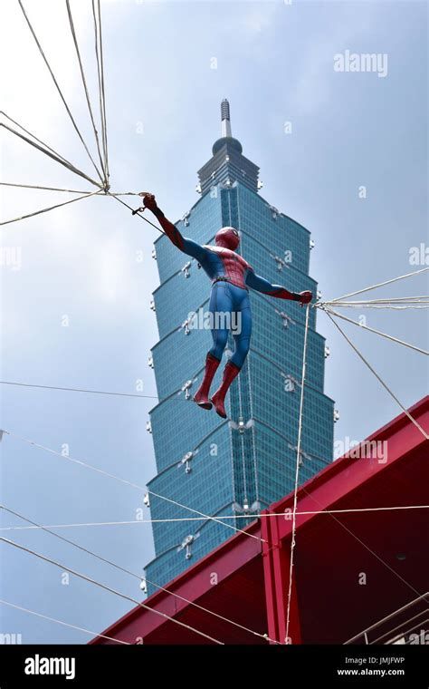 Swinging spider man hi-res stock photography and images - Alamy