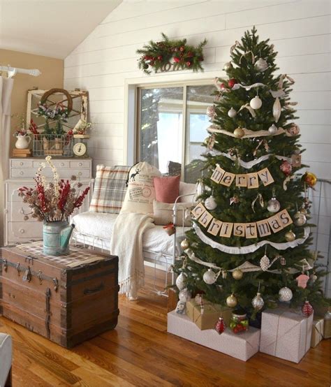 Best 40 Farmhouse Christmas Decorating Ideas Decorecent Farmhouse