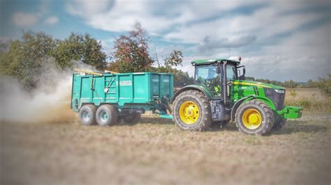 Wapno Rozrzutnikiem Rozsiewanie Wapna na dużą skalę John Deere