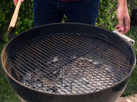 How To Light Charcoal With A Chimney Kingsford®