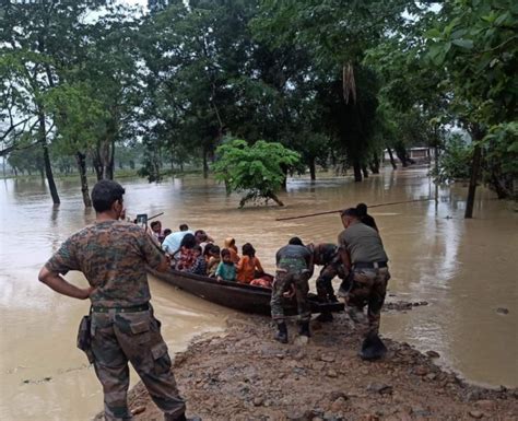 असम के 20 जिलों में बाढ़ से लगभग दो लाख लोग प्रभावित दो की मौत तीन