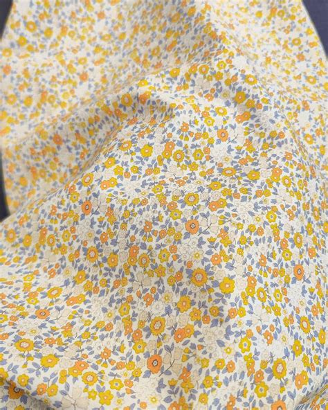 Tissu Coton Bio Fleuri Jaune Et Orange Gots Tissus Et Nappes Westeel