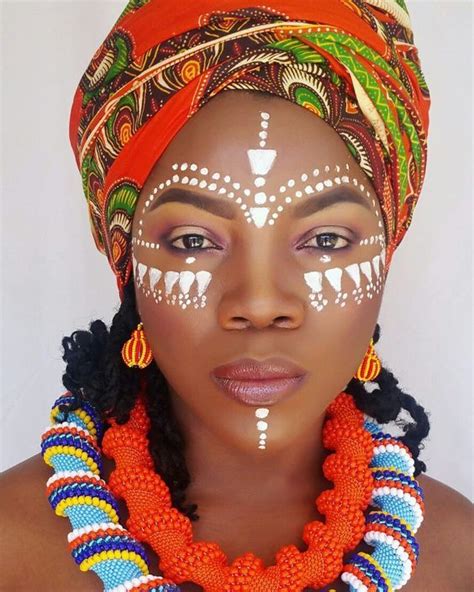 Épinglé Par Lololololo Sur People Of The World Maquillage Africain