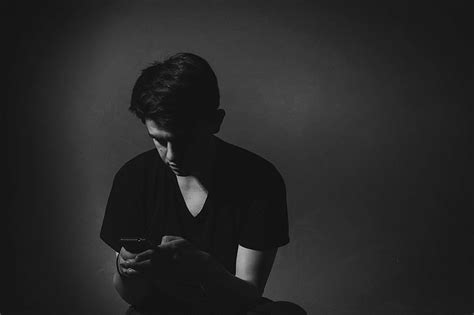 Hd Wallpaper Black And White Boy Man Person Smartphone Texting