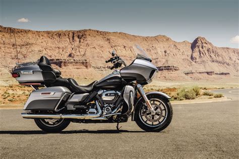 2017 Harley Davidson Road Glide Ultra Buyer S Guide Specs Price