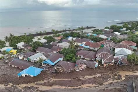 Banjir Bandang Sebabkan Orang Meninggal Dunia Di Ternate Maluku