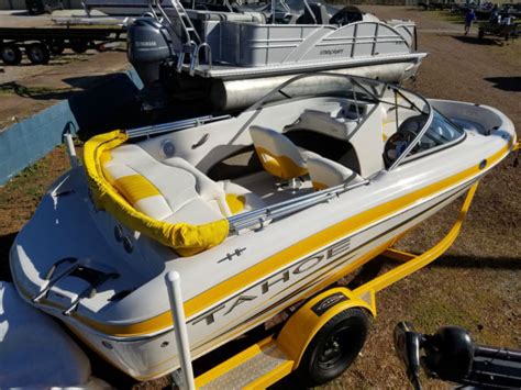 Tahoe Q4 Sport Pleasure Runabout Boat Mercruiser Sterndrive Used In