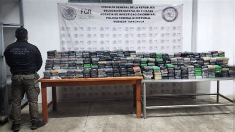 Chiapas FGR asegura más de media tonelada de droga ocultos en tráiler