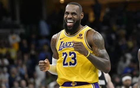 Lebron James Le Dir Adi S A Lakers