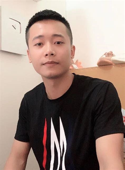 Quang Linh bênh Hằng Du Mục tuyên bố chỉ là thằng Youtuber từ chối