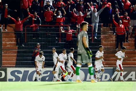 Newells Super Sin Problemas A Ituzaing Y Avanza En La Copa Argentina