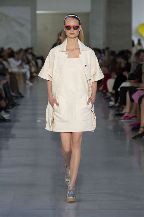 Max Mara Ready To Wear Fashion Show Collection Spring Summer 2022