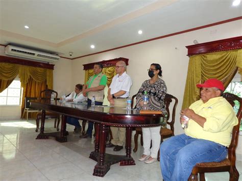 Cooperativas de Palmeros y Bananeros conocen oferta de créditos de