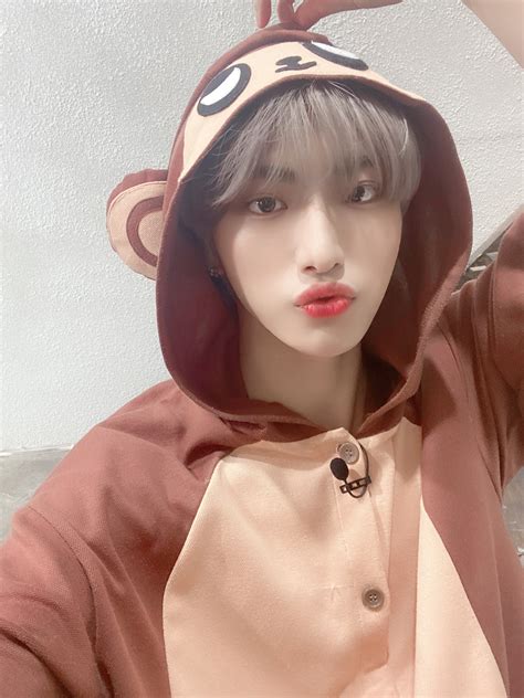 Ateez 에이티즈 On Twitter [ 성화] 🤎💛🍌🍌🍌🍌💛🤎 Ateez 에이티즈 Wzimfxrrrz Twitter