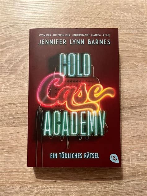 Cold Case Academy Und Von Jennifer Lynn Barnes Kaufen Auf Ricardo