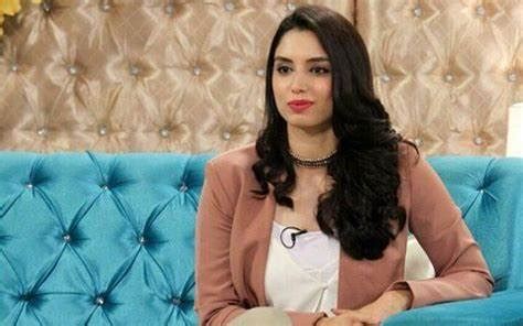 Why Did Pakistani Sports Presenter Zainab Abbas Leave India India