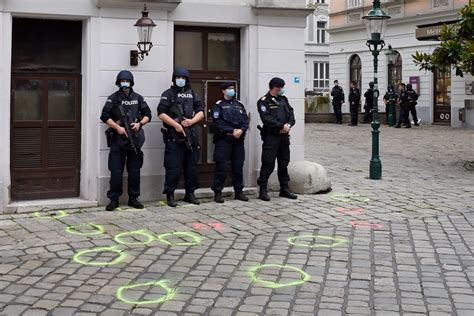 O Que Se Sabe Até Ao Momento Sobre O Ataque Em Viena Expresso