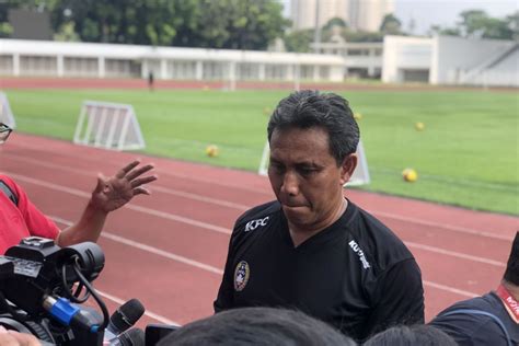 Bima Sakti Beberkan Pola Latihan Pemain U16 Bersama Para Legenda