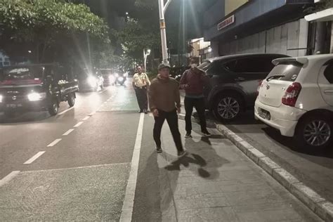 Urai Kemacetan Camat Menteng Kembalikan Fungsi Trotoar Di Jalan Cikini